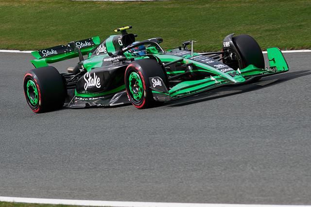 开云体育2026-索伯车队翻盘梅赛德斯，周冠宇状态火热