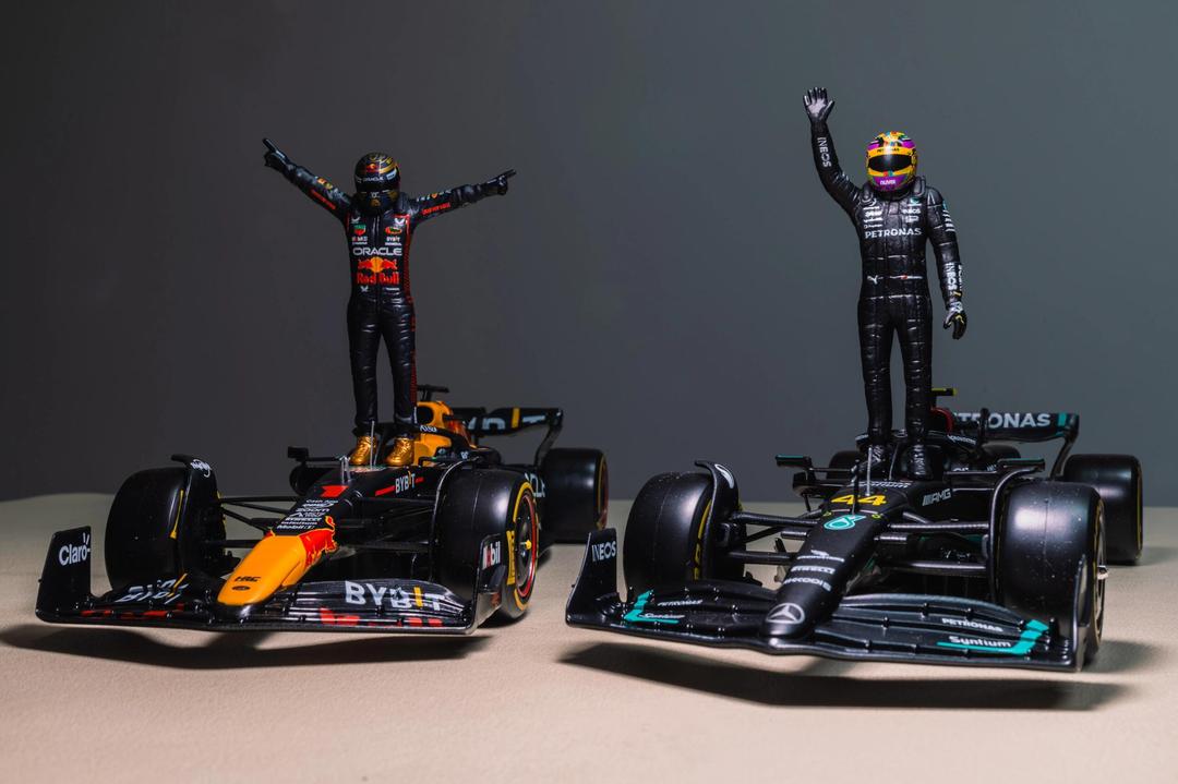 开云平台-红牛车队横扫哈斯车队，塞恩斯惊艳四座