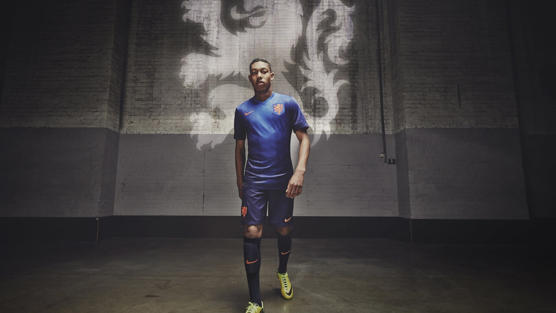 中国正面击溃国际米兰，阿坎吉点燃赛场，一场跨越足球的精神远征